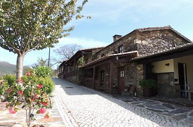 CASA BANDA DE ALEM GÓIS (Portugal) | BOOKED